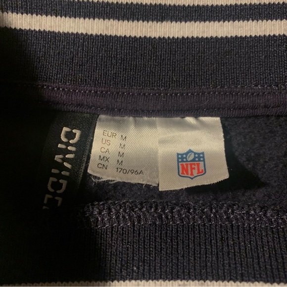 CHICAGO BEARS NFL SWEATER 💜🐻 - Picture 4 of 4